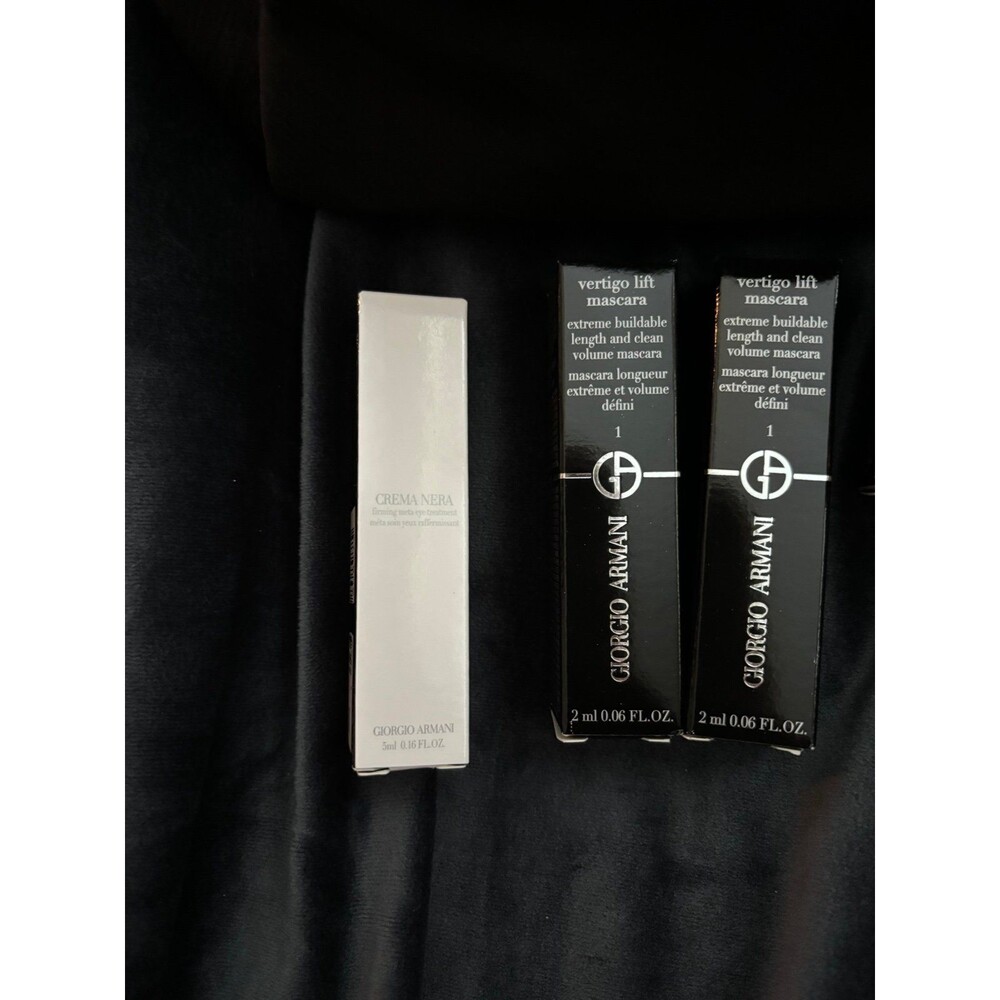Armani skincare set plus bag - Picture 4 of 5